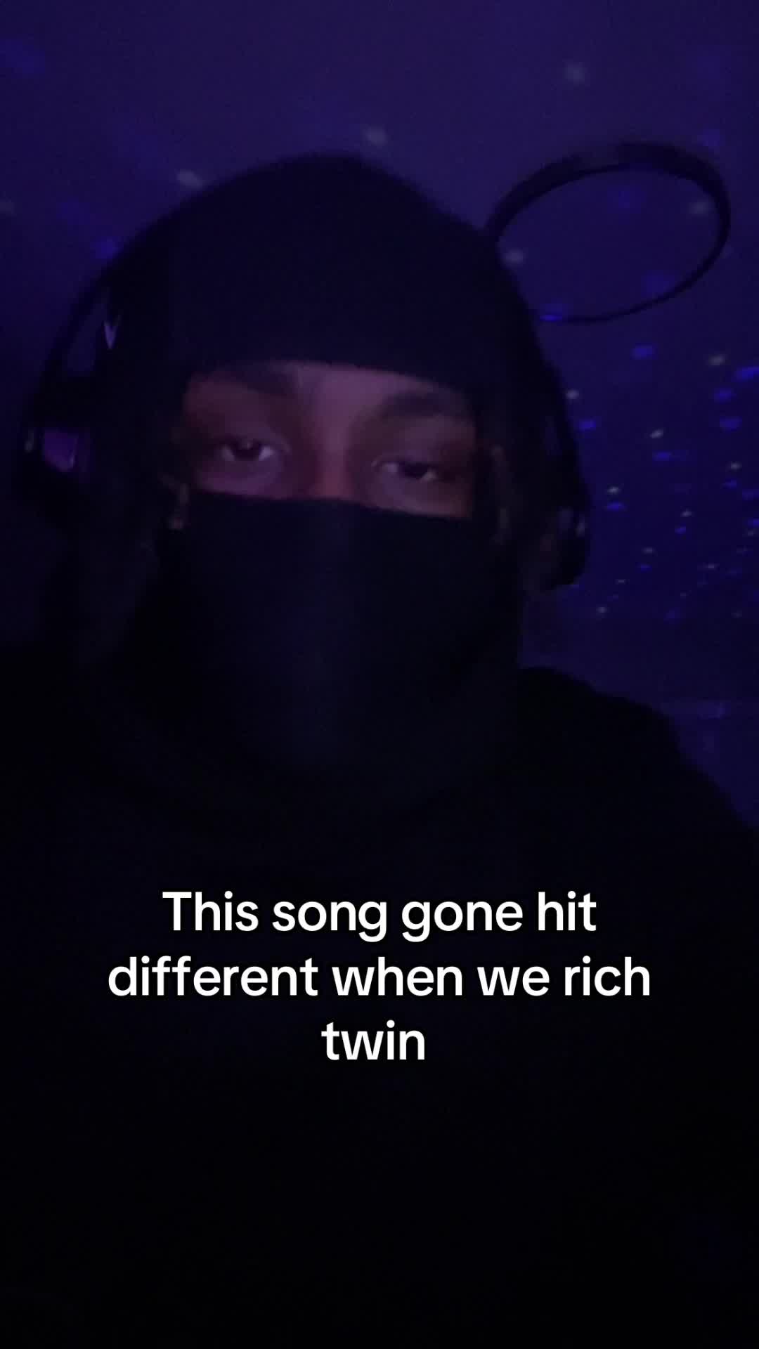 @✯