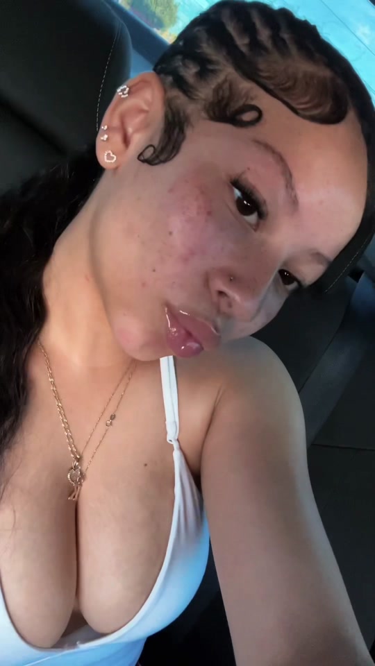 @kiaraaa
