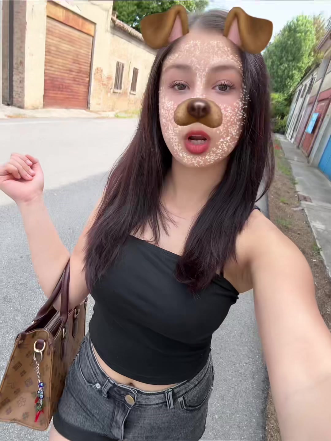 @🖤
