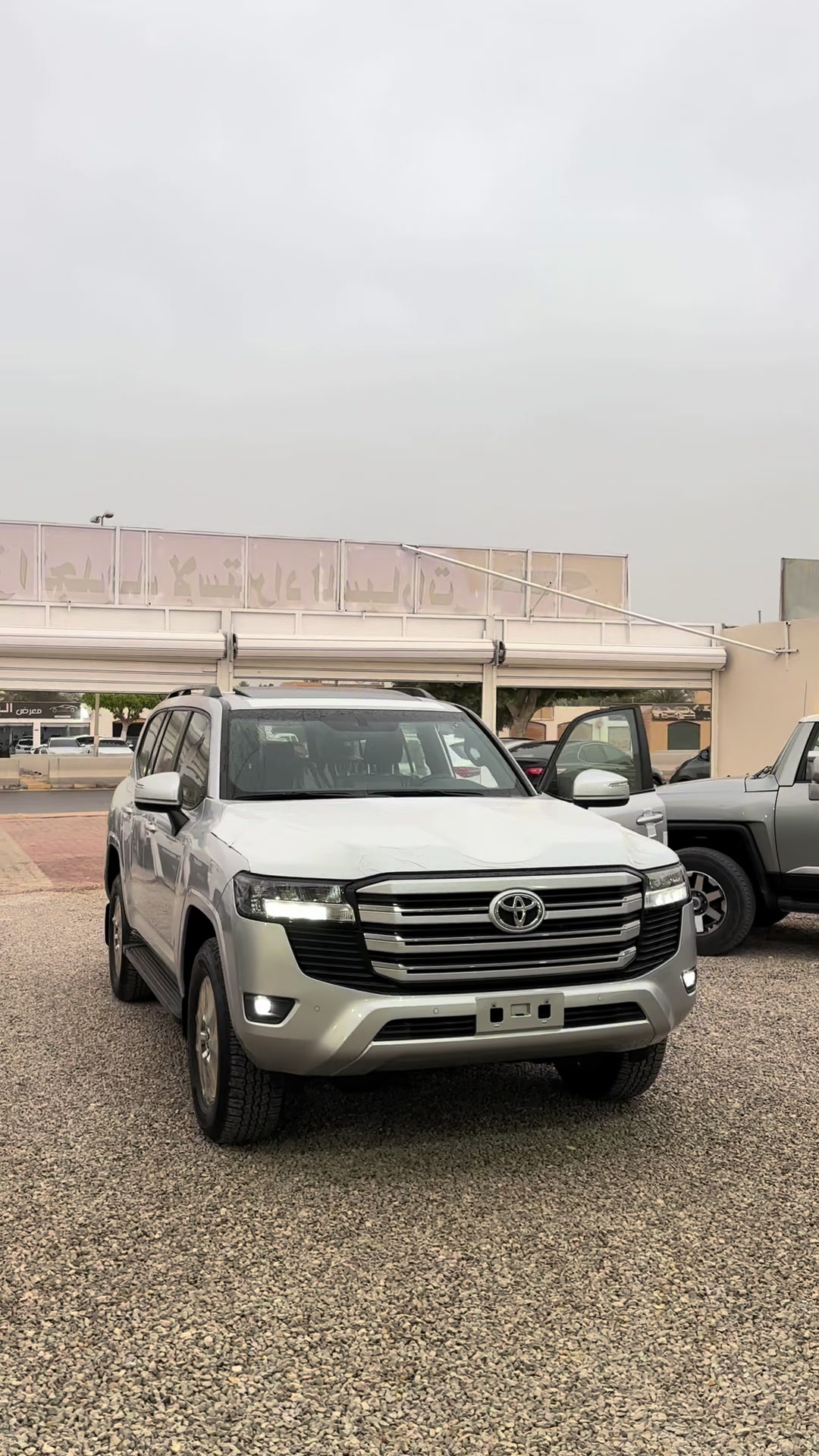 @يوسف زايد