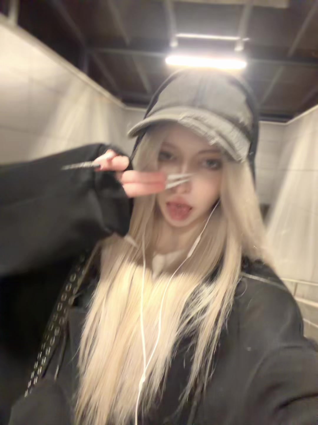 @clinical blonde