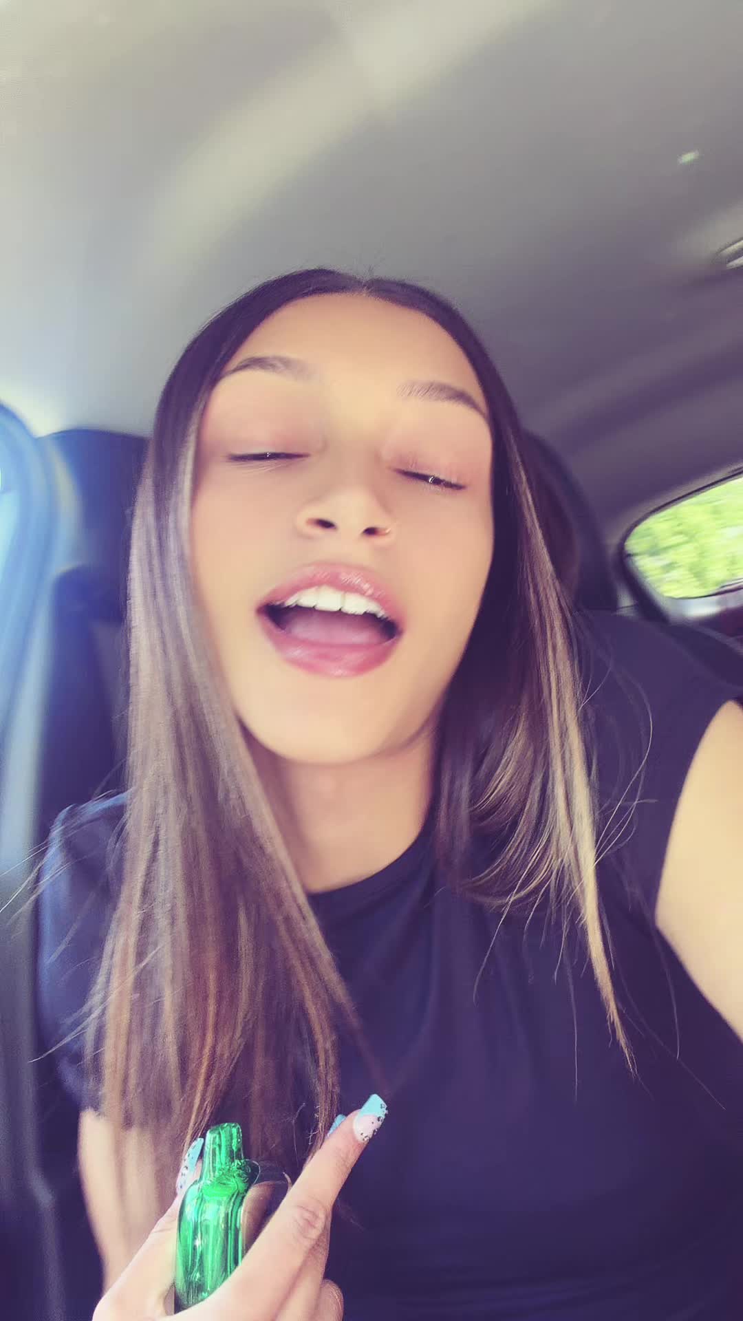 @urlocalhotweirdo
