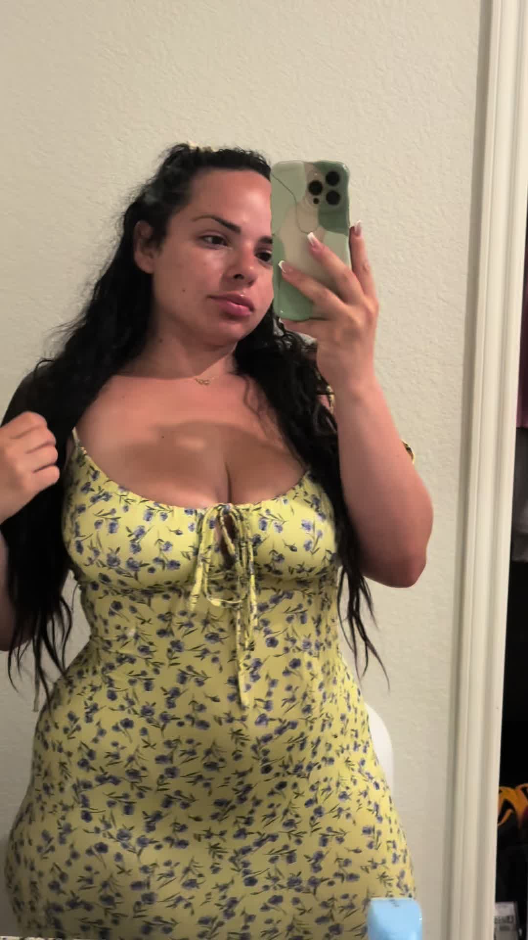 @thereal.vee.marie