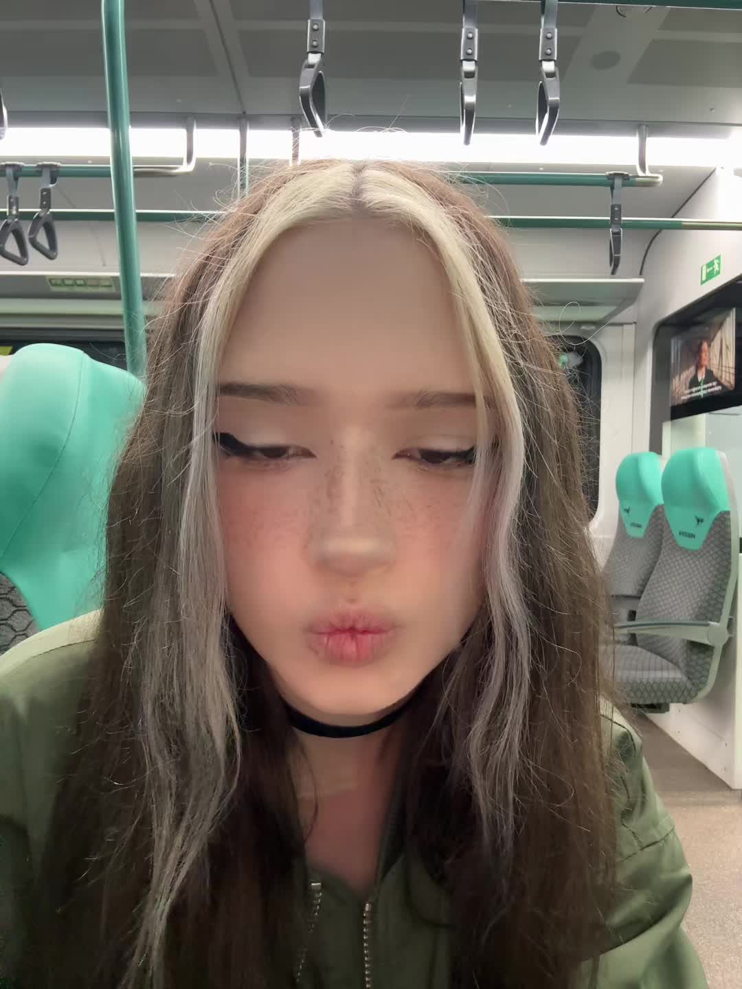 @Пчела