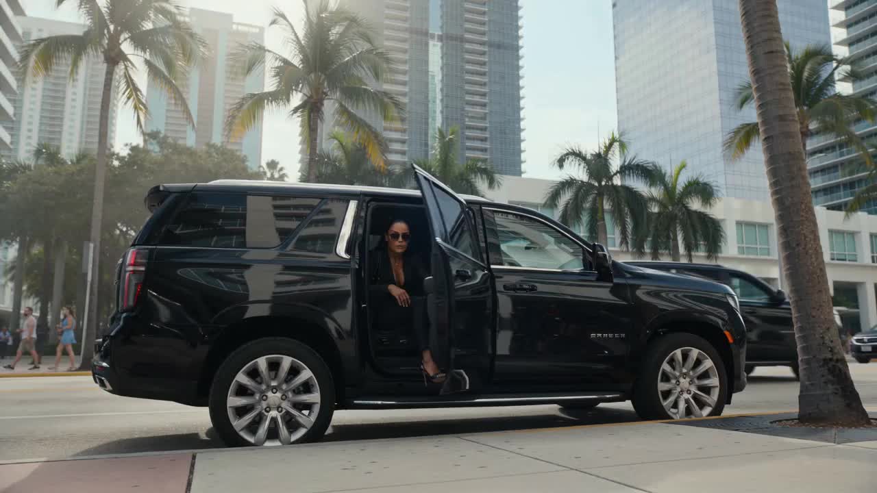 @Surviving Miami
