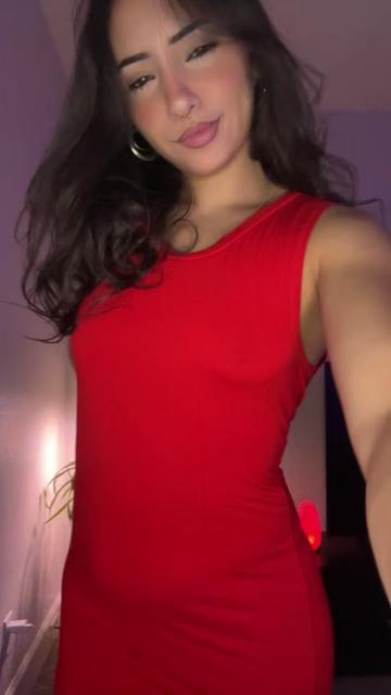 @AlexaFitg