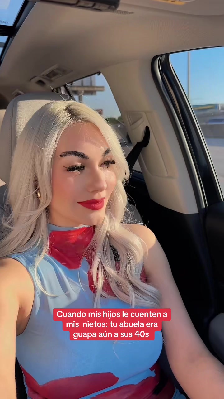 @Victoria_delaHoya