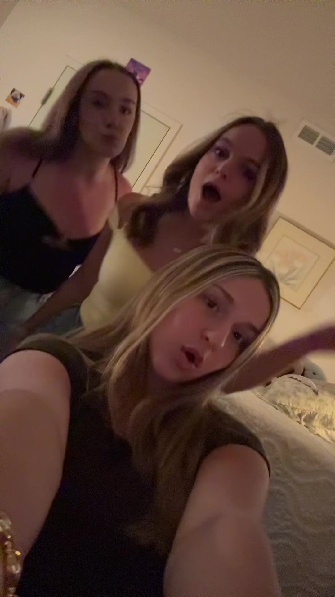 @beccayoungie