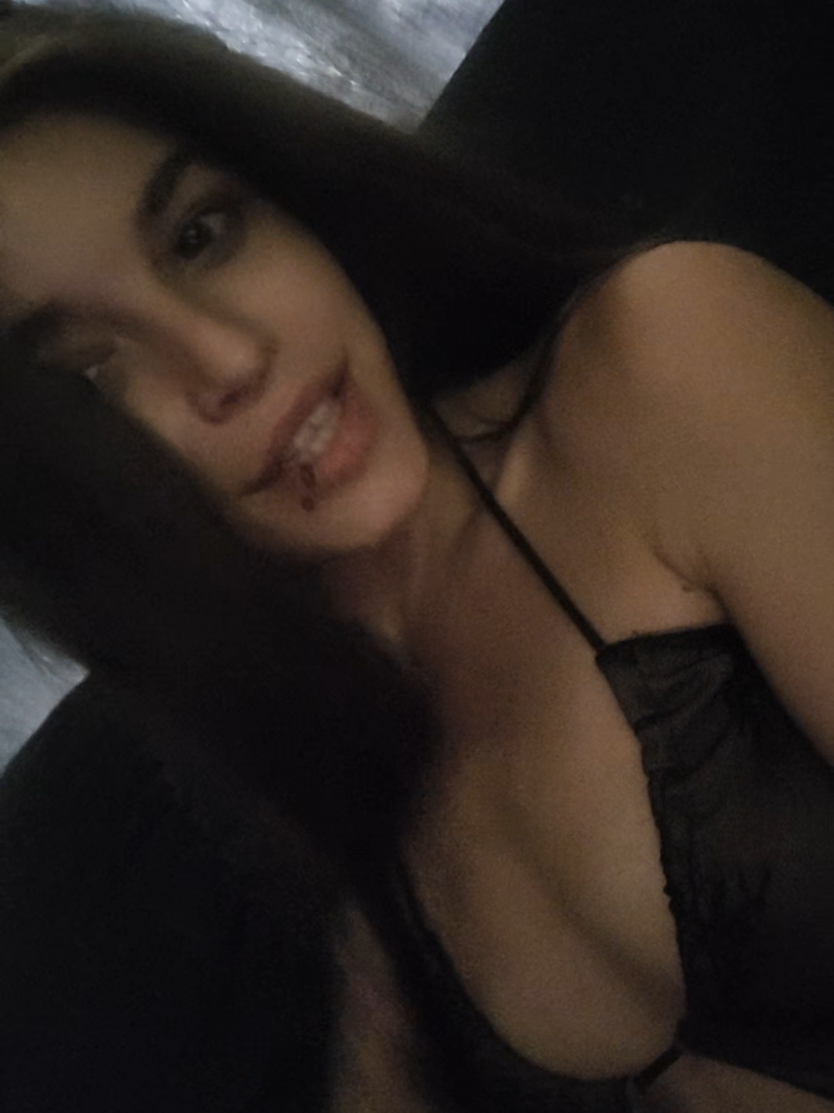 @Bunny🎀🖤🫧