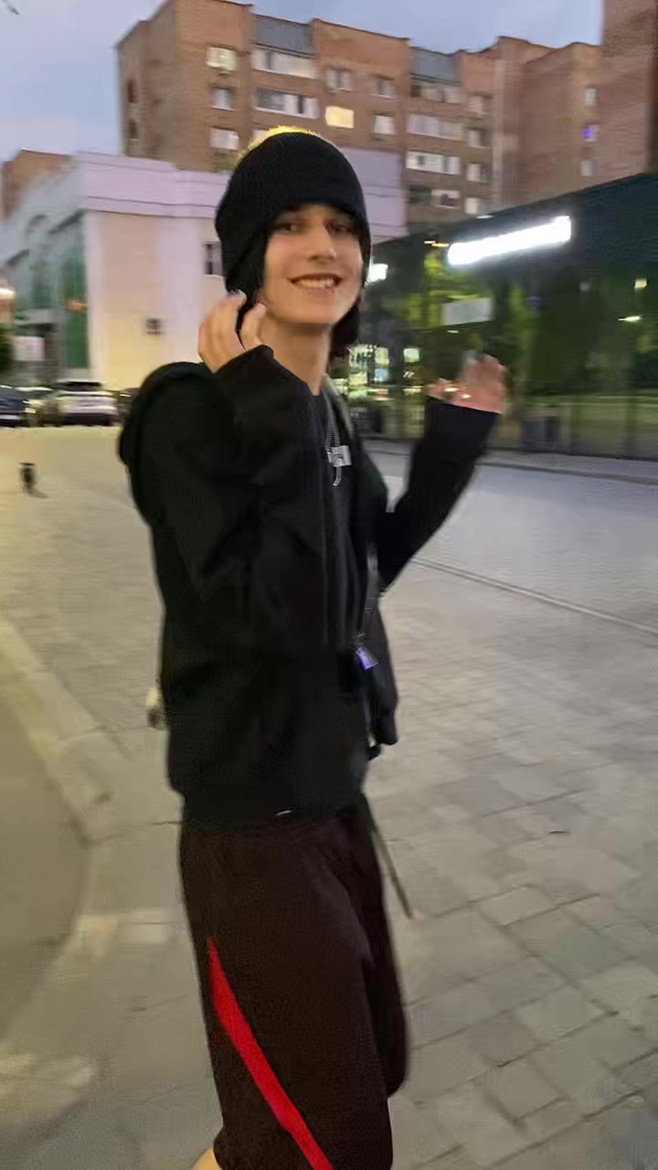 @1shitker