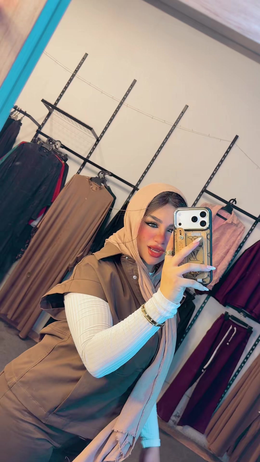 @LOGYELSONY