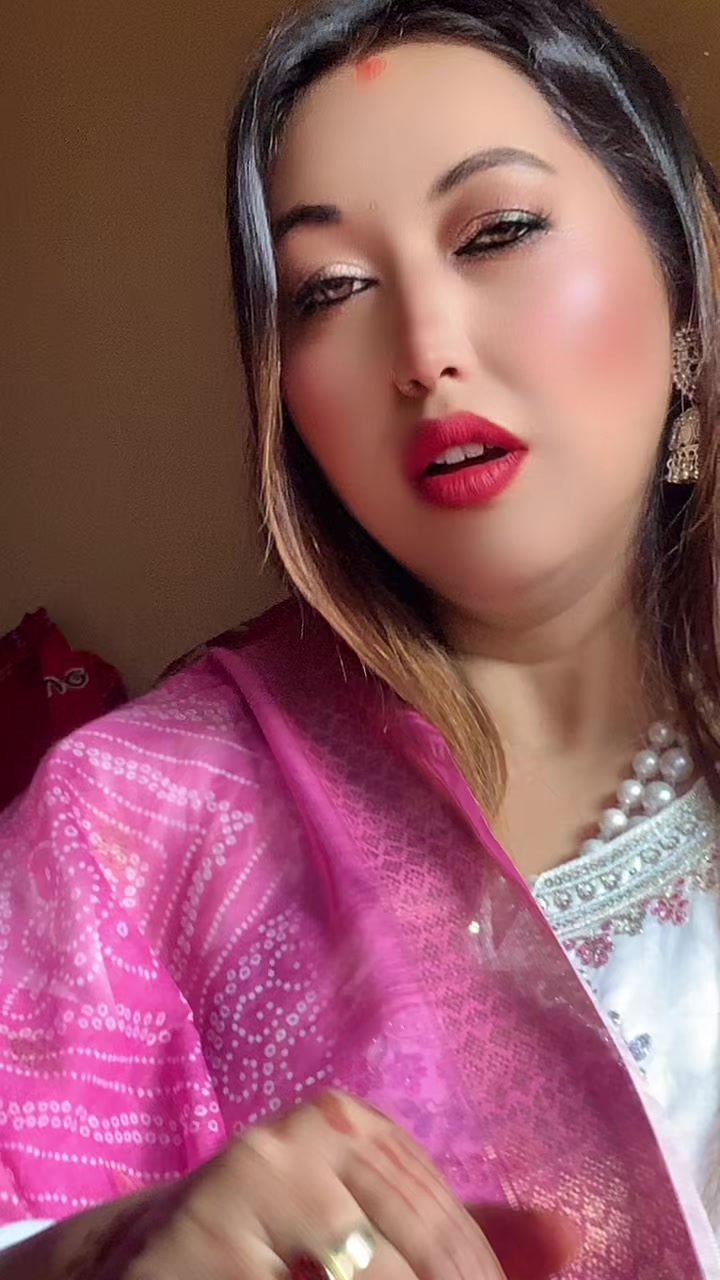 @Urmi