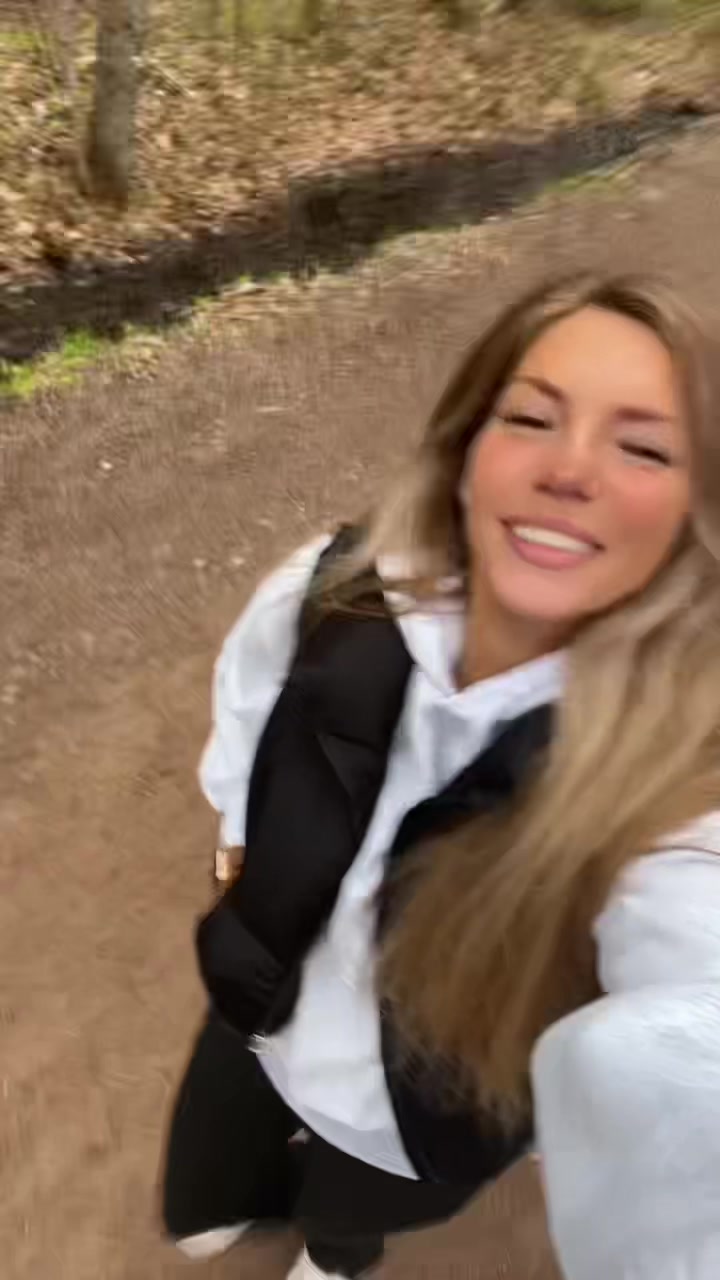 @cryssleb_