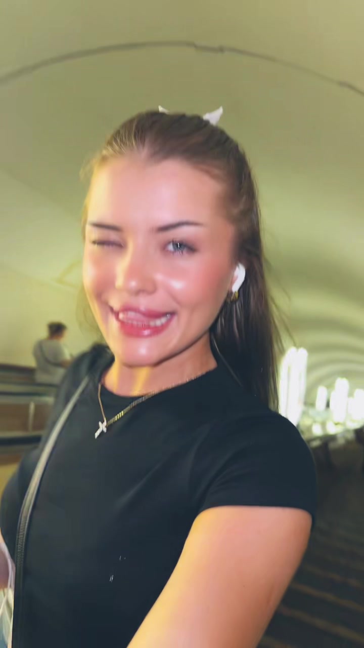 @Yuliia Hodunko