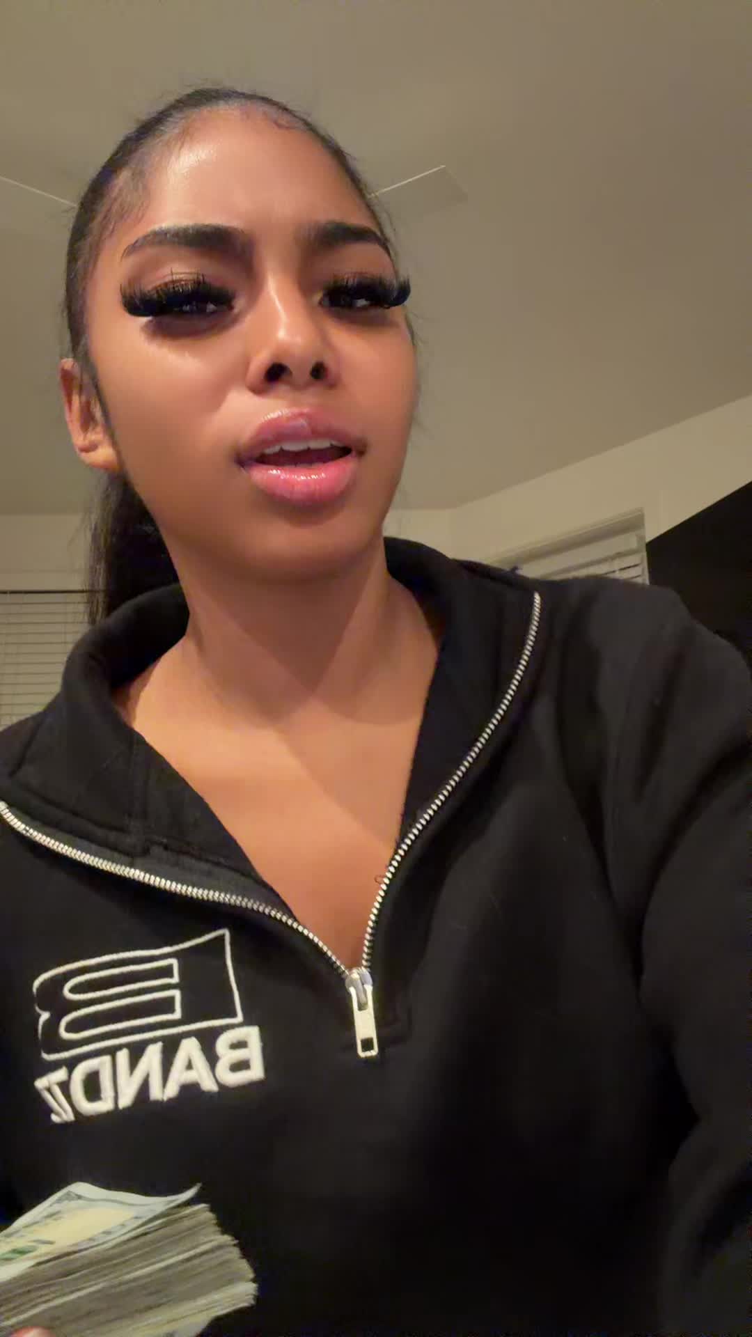 @leilamiraclee