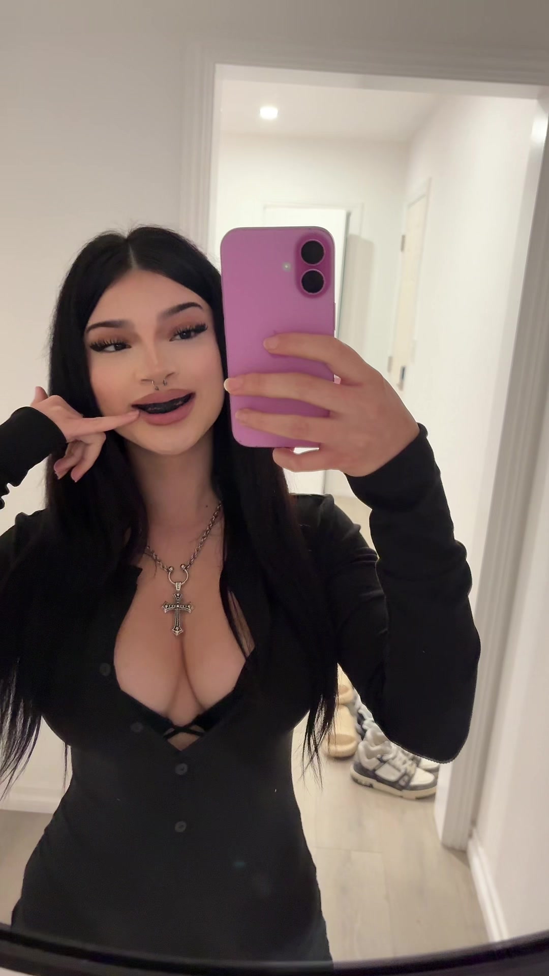 @itskiraswrld