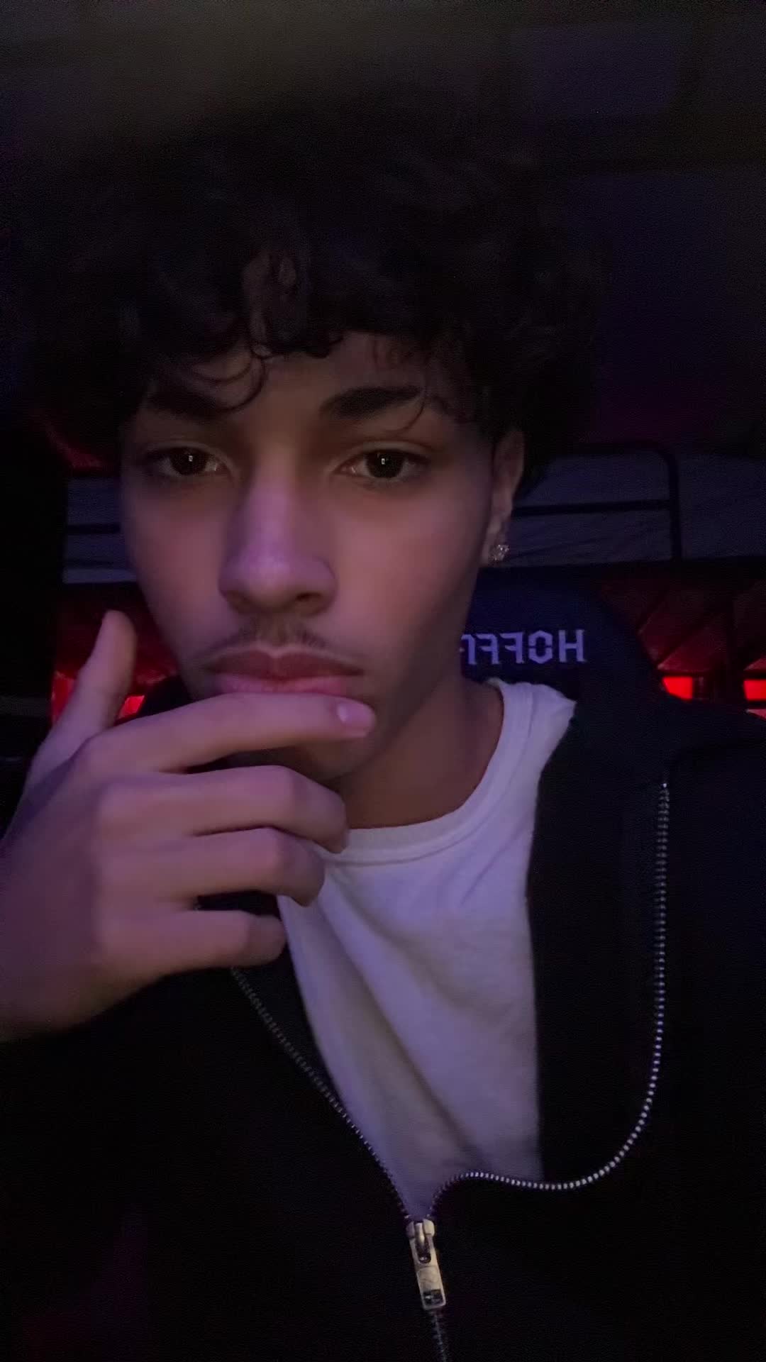 @️
