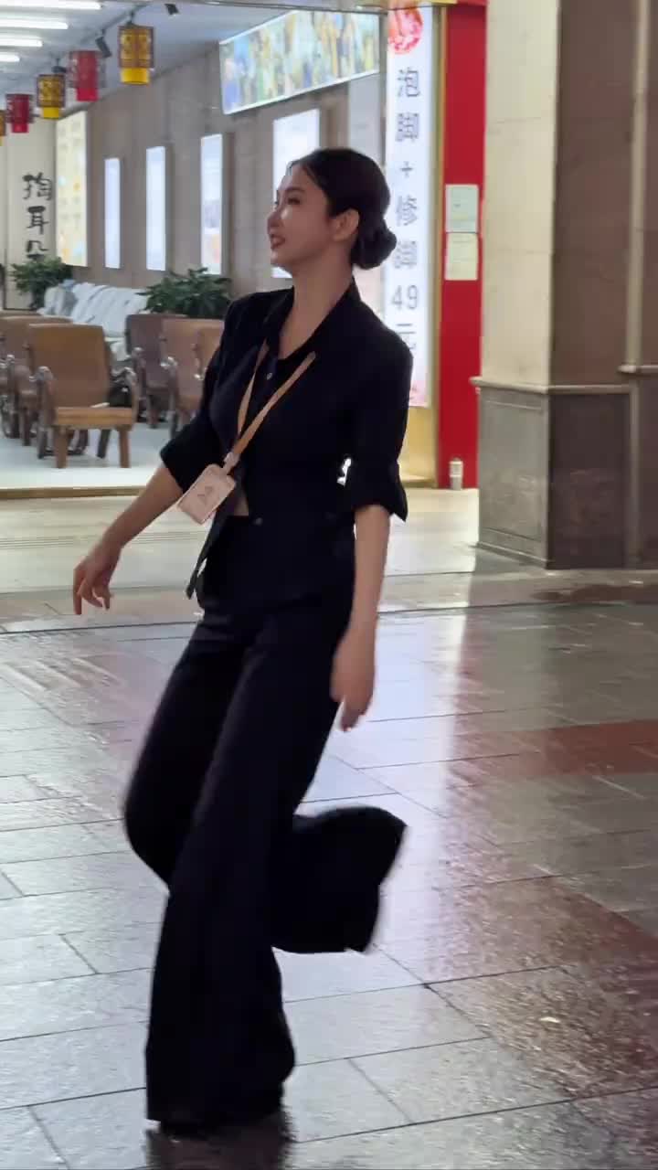 @Sally 雪莉 大笑笑