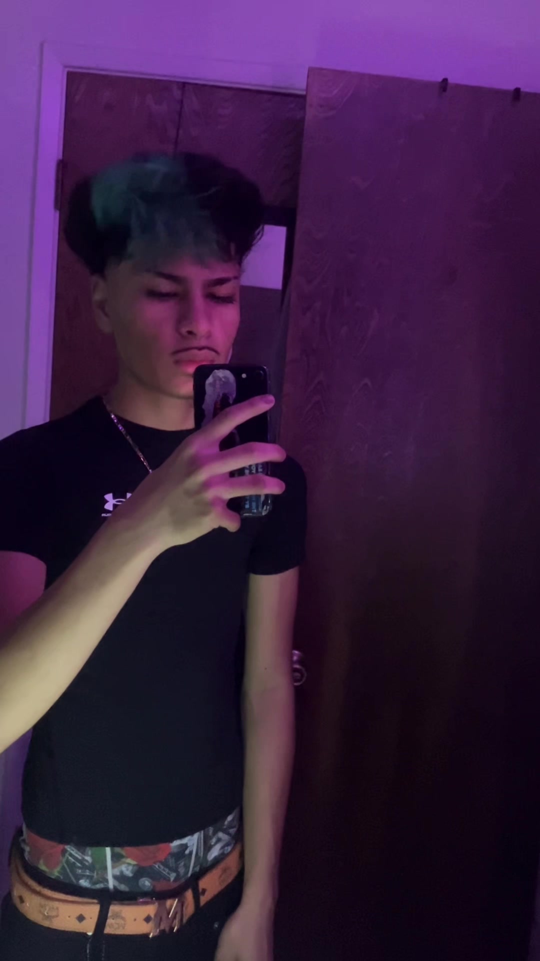 @👤