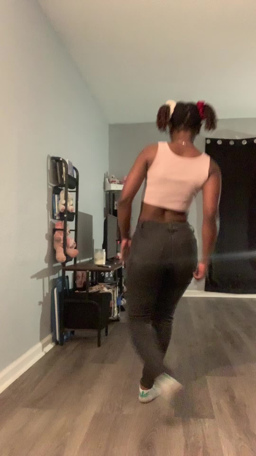 @Kjones_dancer