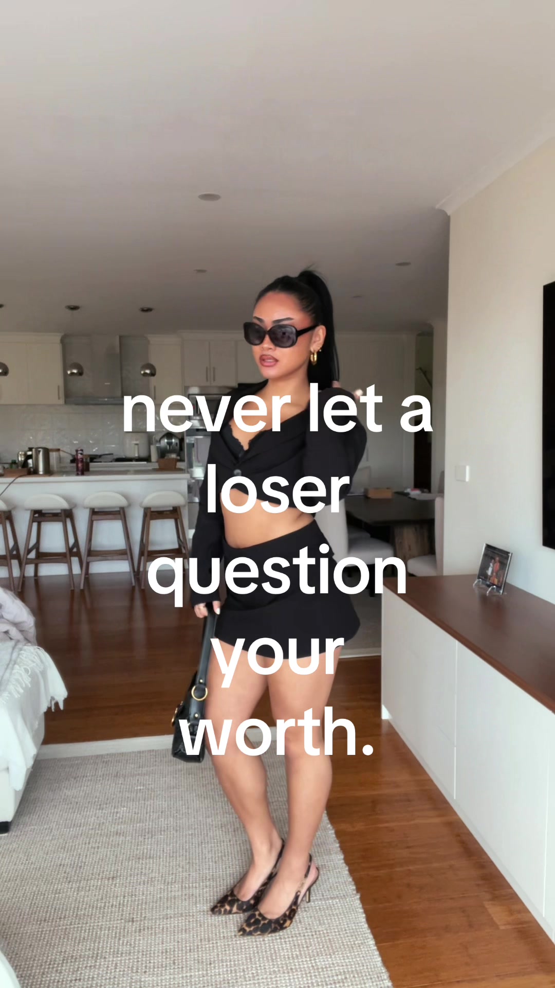 @TH💋NIA