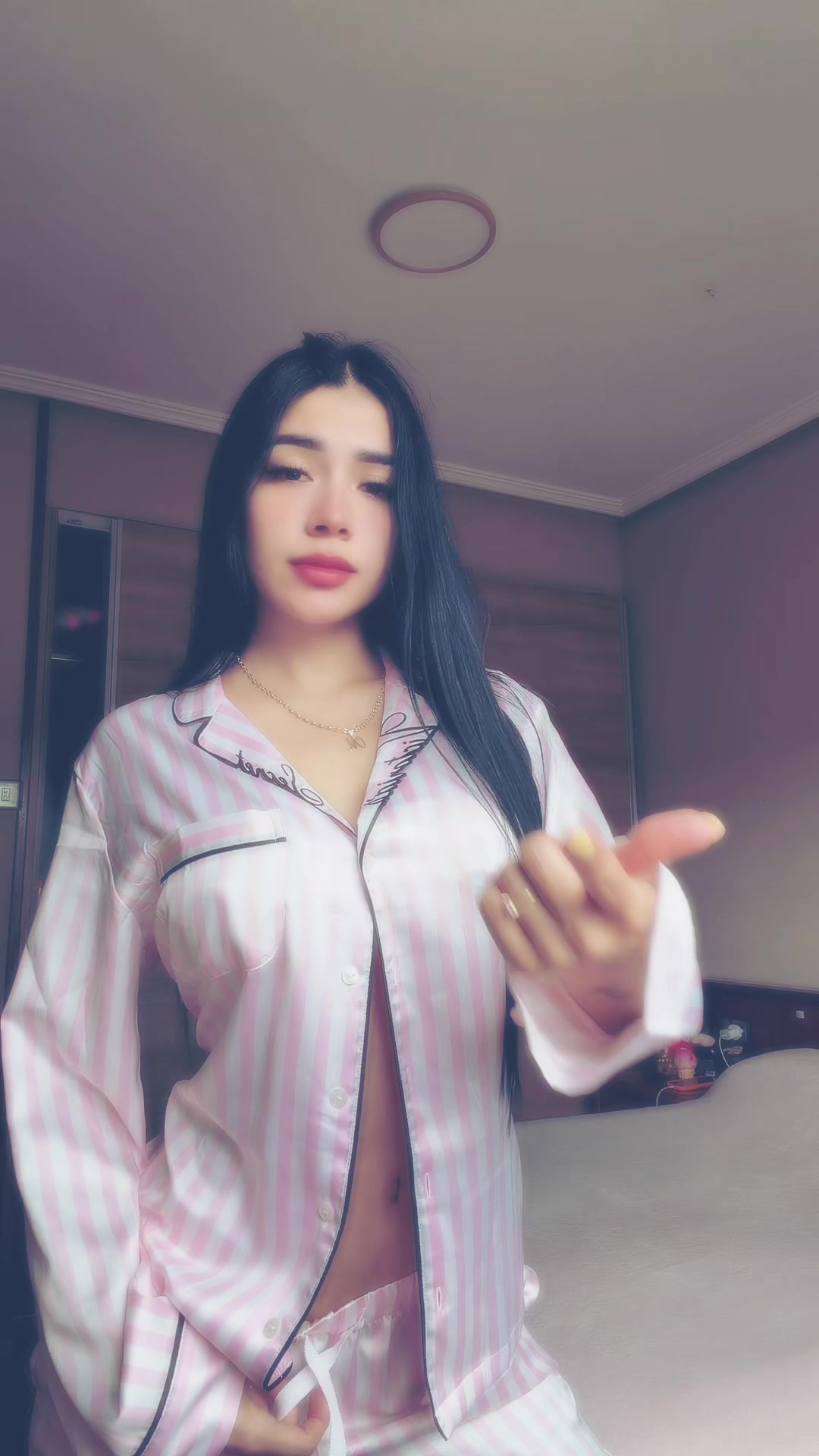 @Nalgona🍒