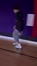 @Eli slides👀