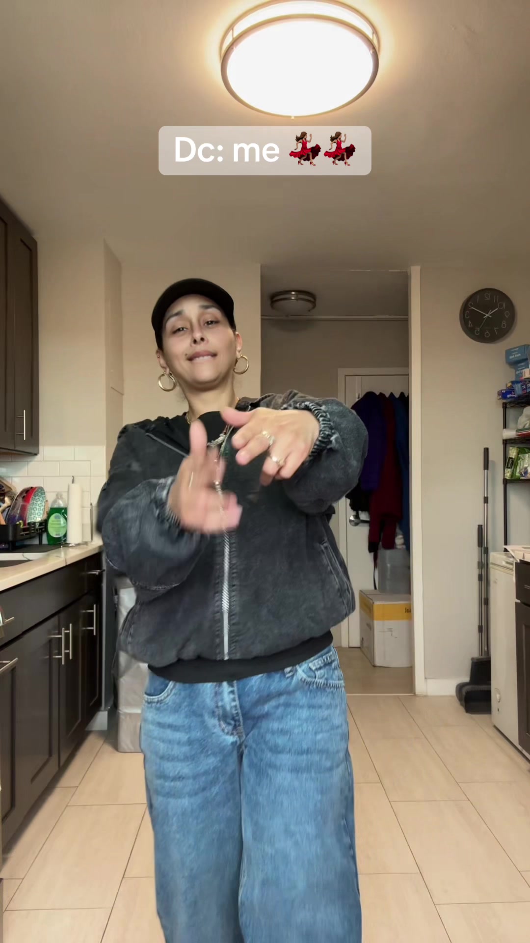 @momof4