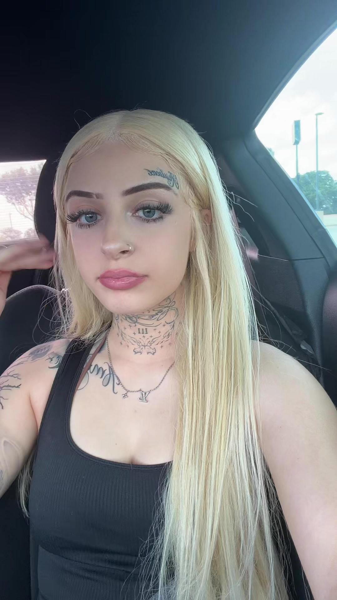 @Lilyrrrose