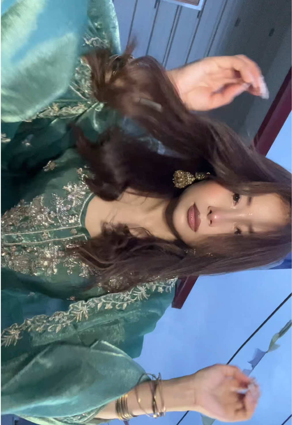 @ལྷ་མོ་ བླ་མ།