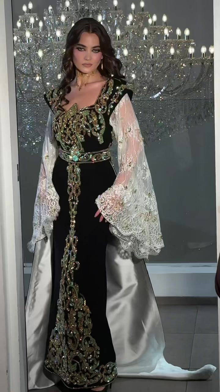@المصممة حنان الخلف
