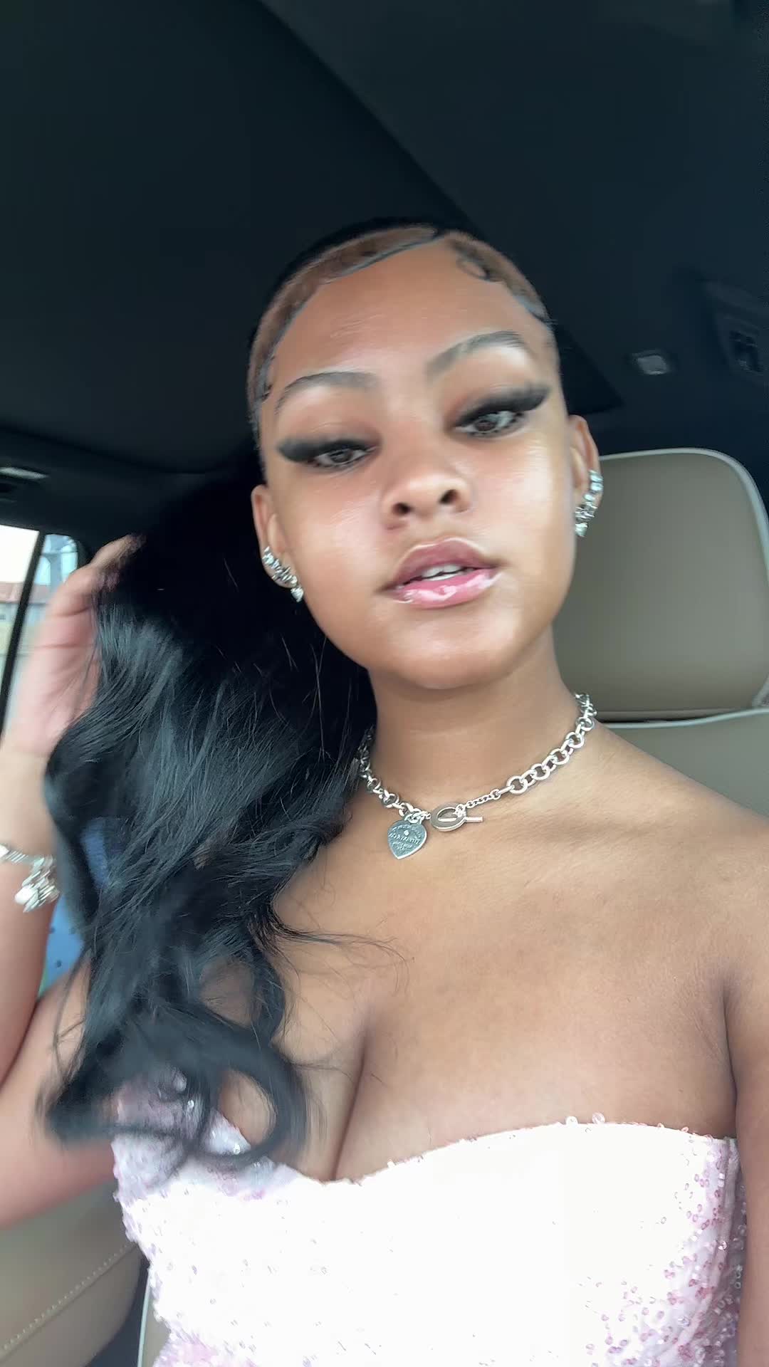 @M🌟