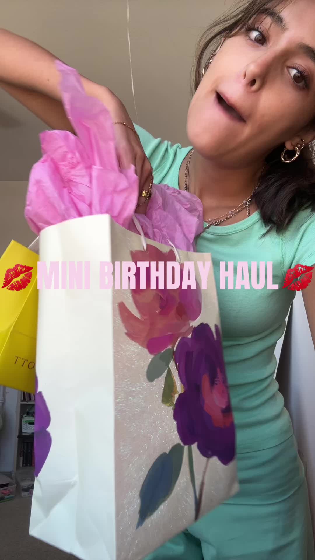 @miaviannee