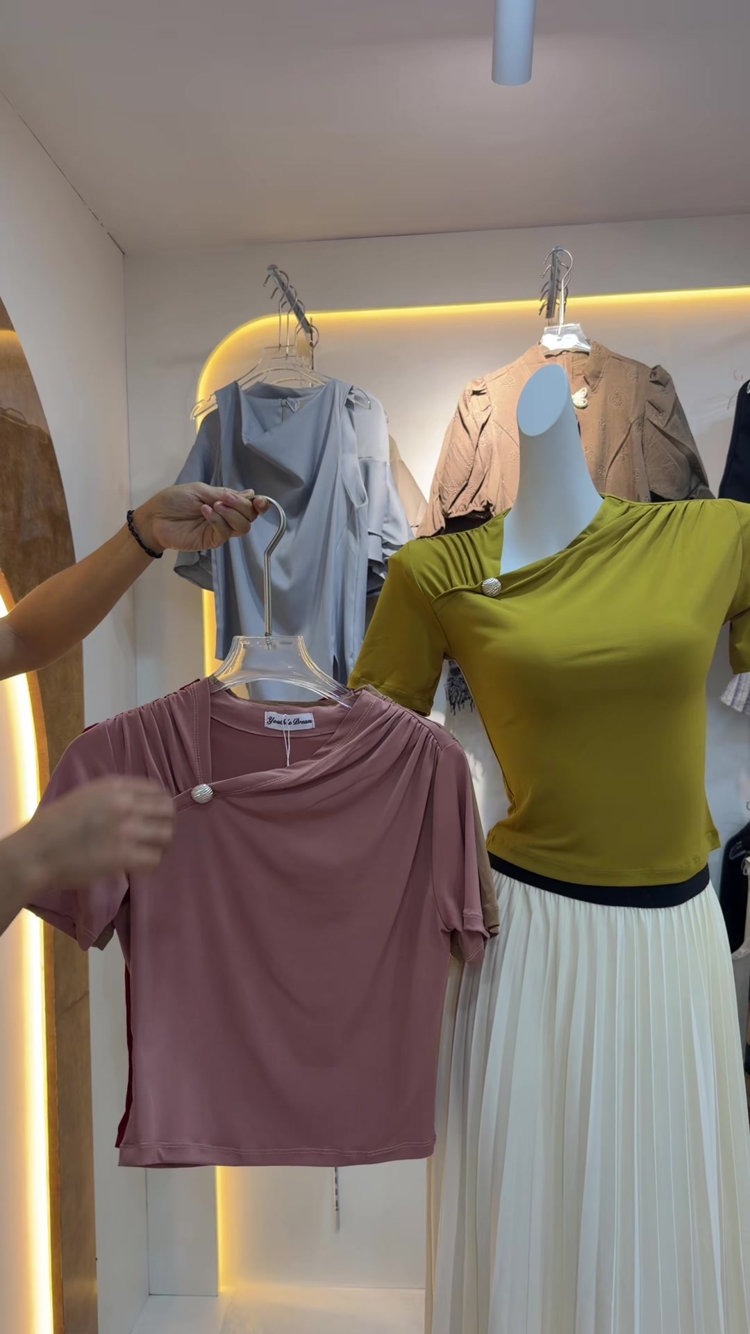 @Sann Yadanar Fashion House
