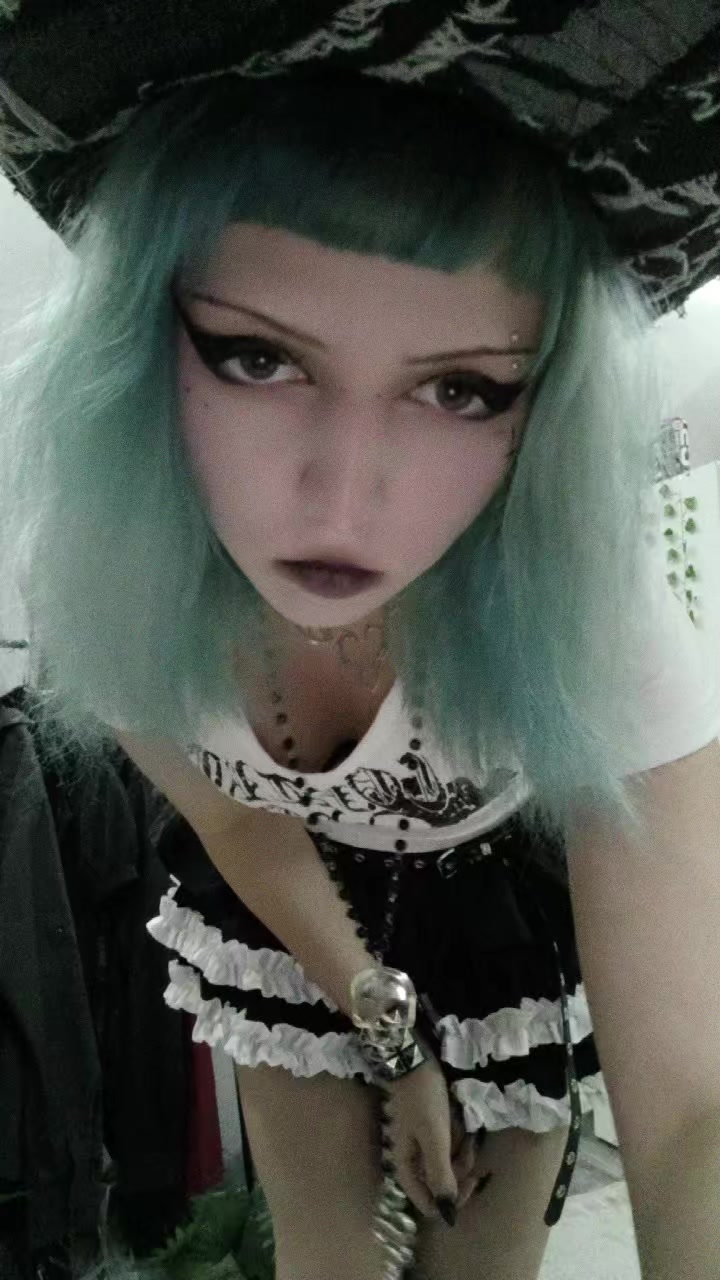 @𝕬𝖒𝖓𝖊𝖟𝖎𝖆༒︎