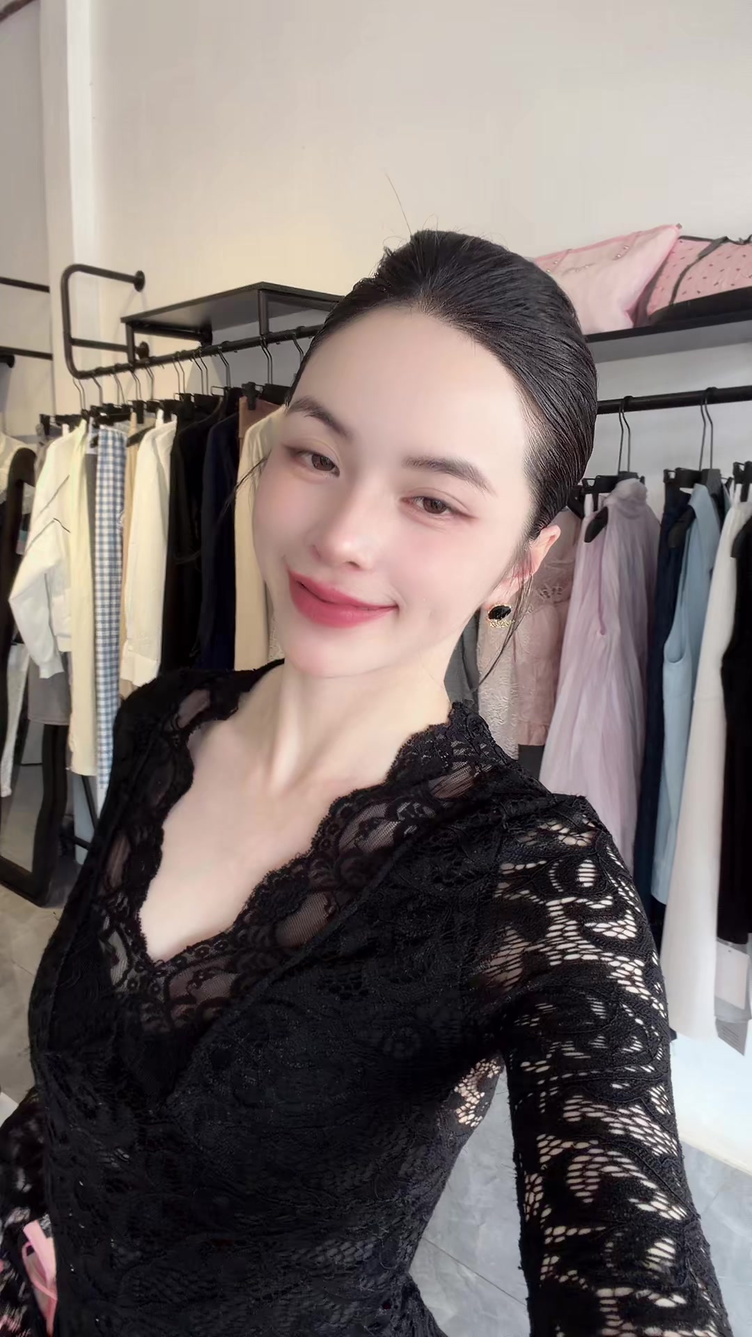 @ຮ້ານລິລີ່ເສື້ອຜ້າ Lily服饰✨