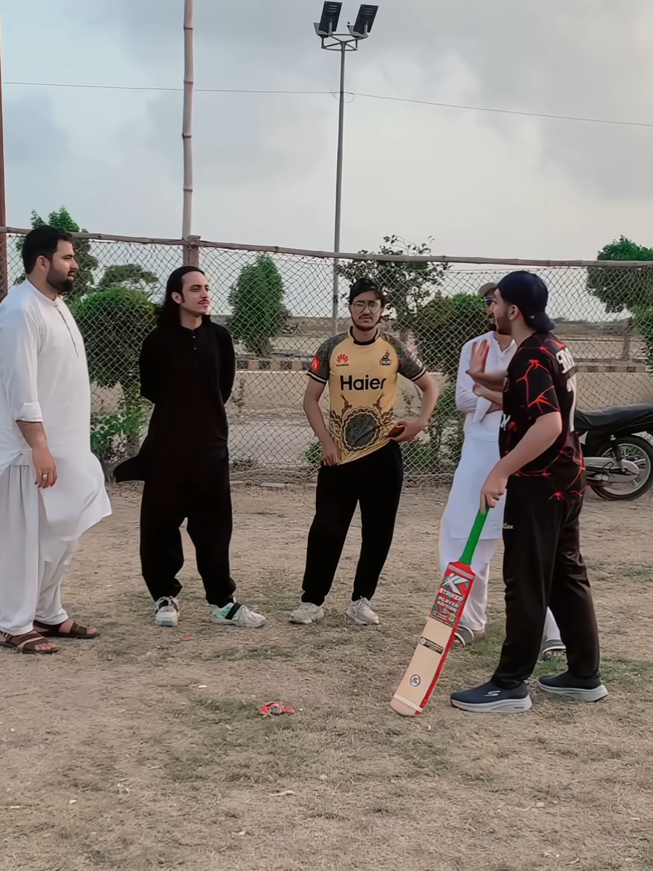 @Usman Pathan 🇱🇾