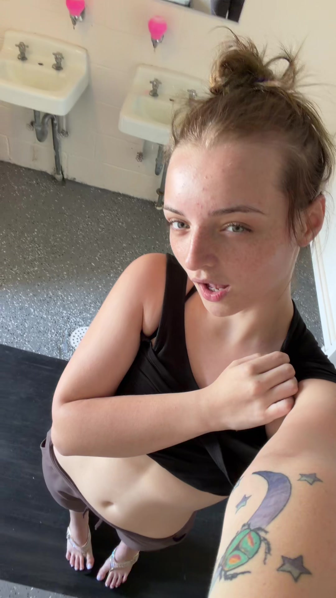 @lottiepoplottiepop