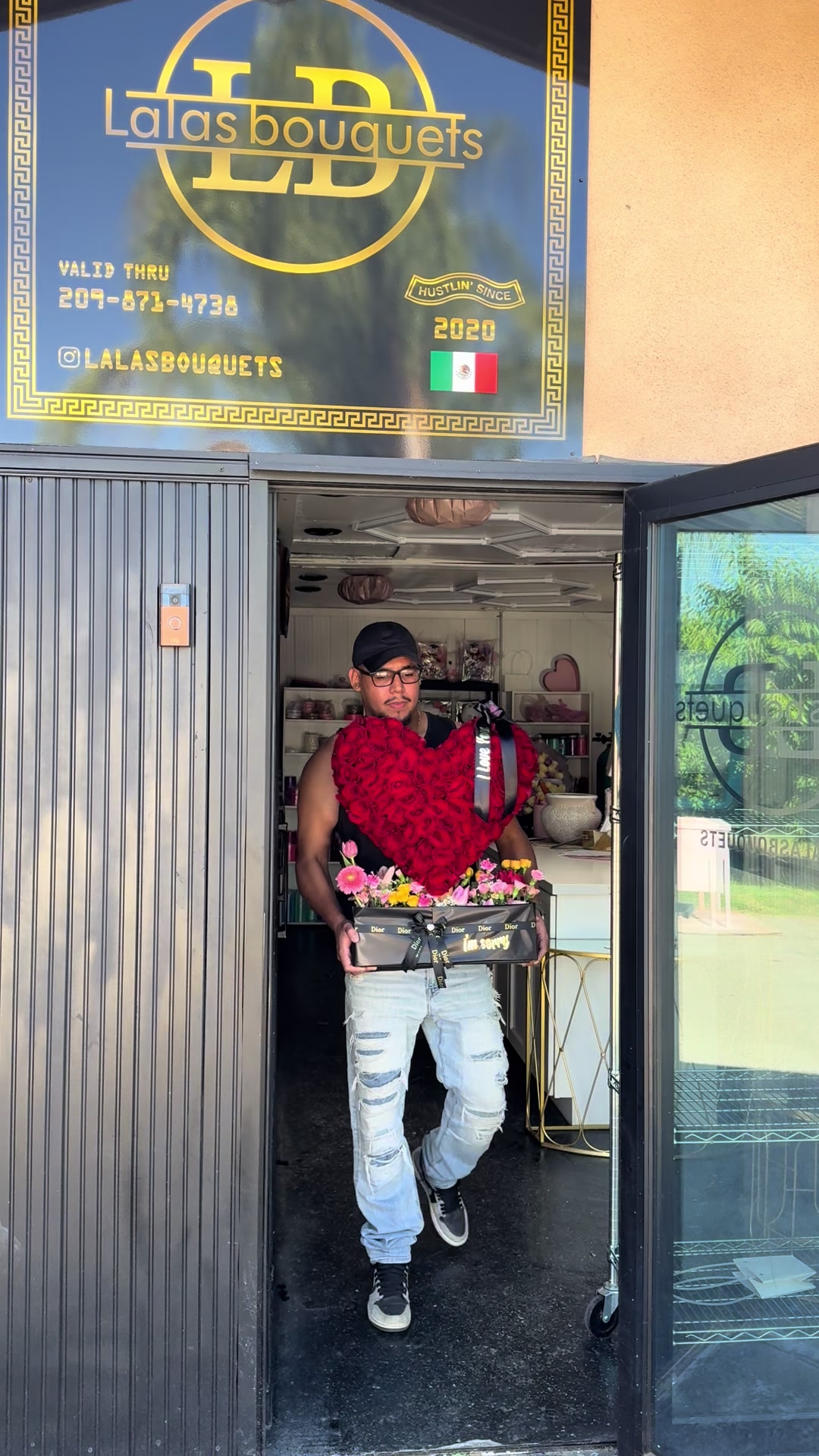 @Lalasbouquets