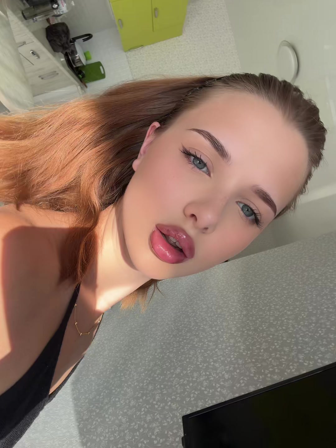@yuv