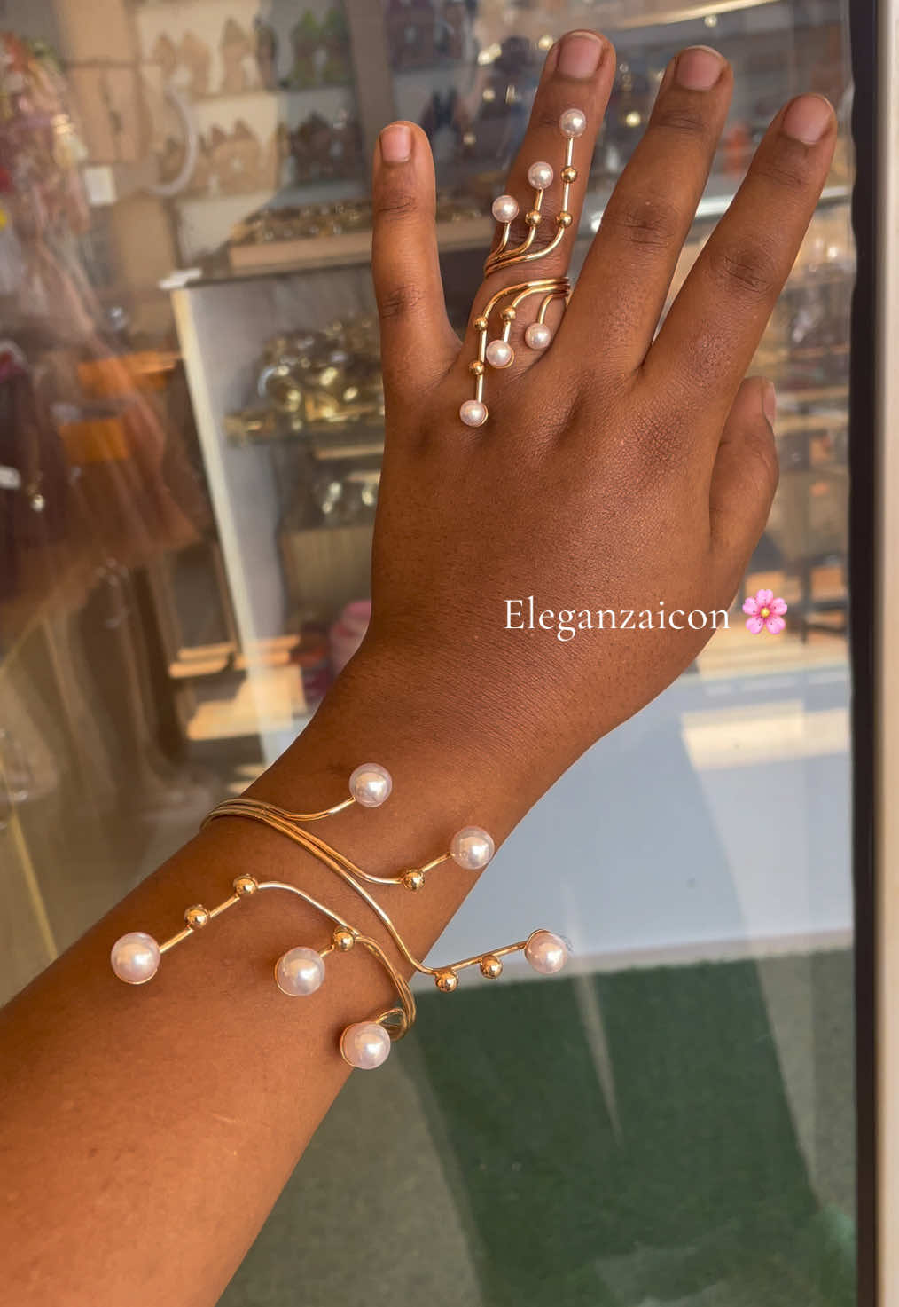 @ELEGANZAicon-jewelry/bag/heels