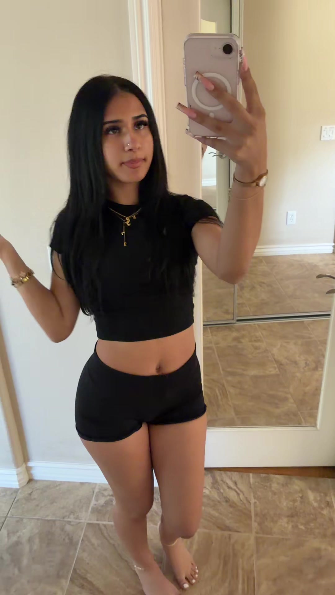 @⃟