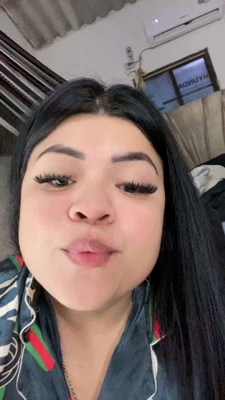 @Elenabrachocambar