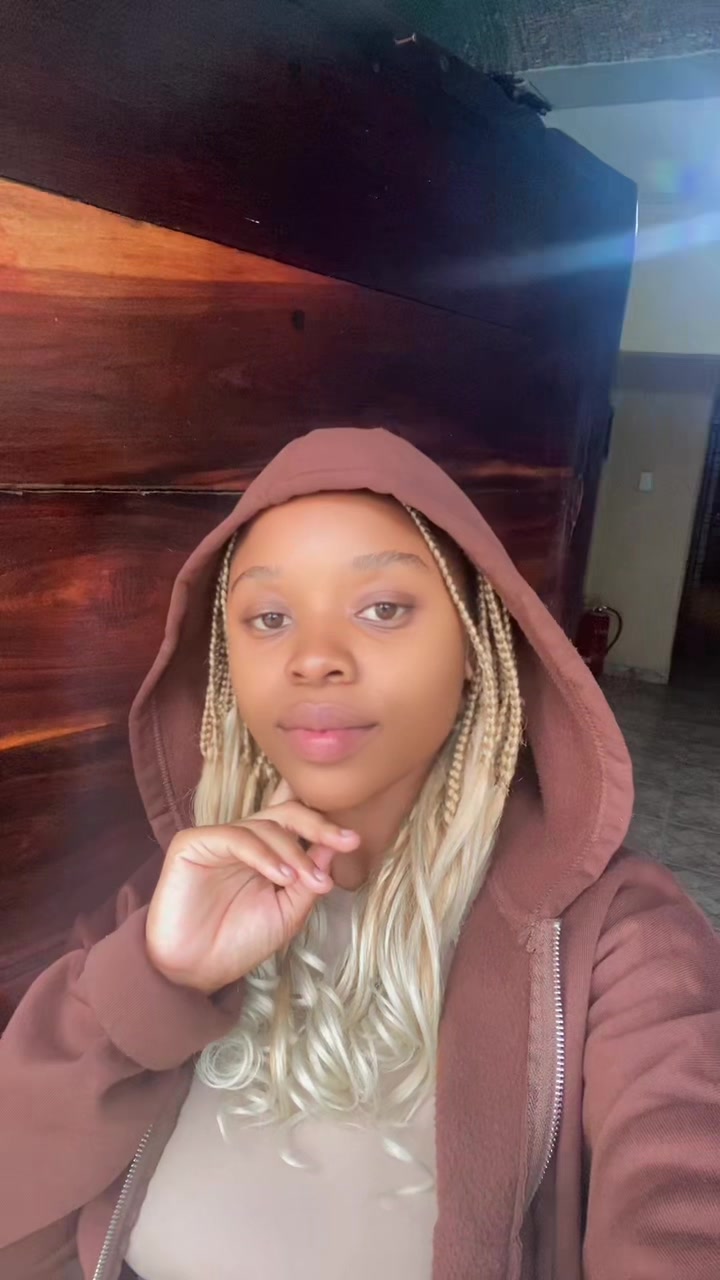 @khumeshna Nxumalo