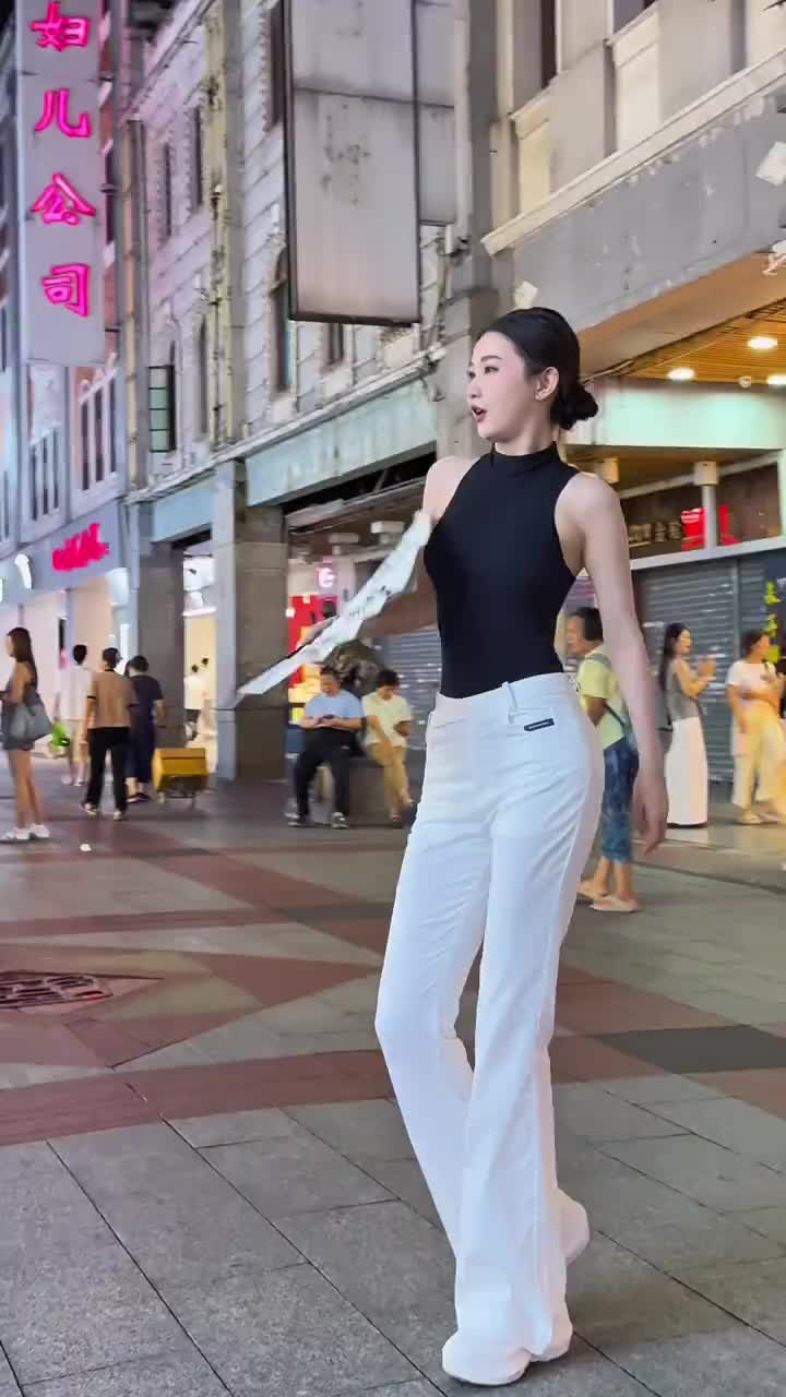 @Sally 王雪莉 大笑笑