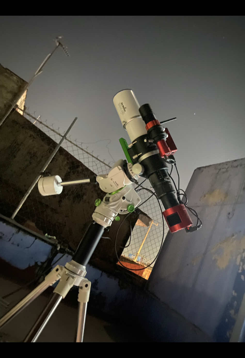 @A S T R O V I T O 🔭