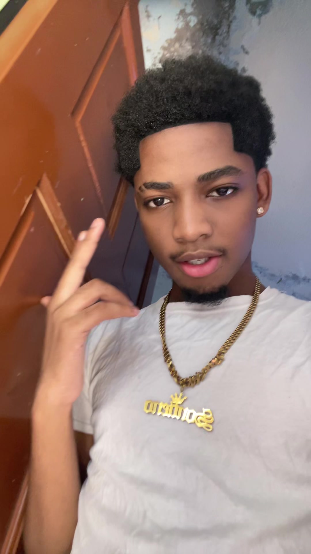 @Tieno