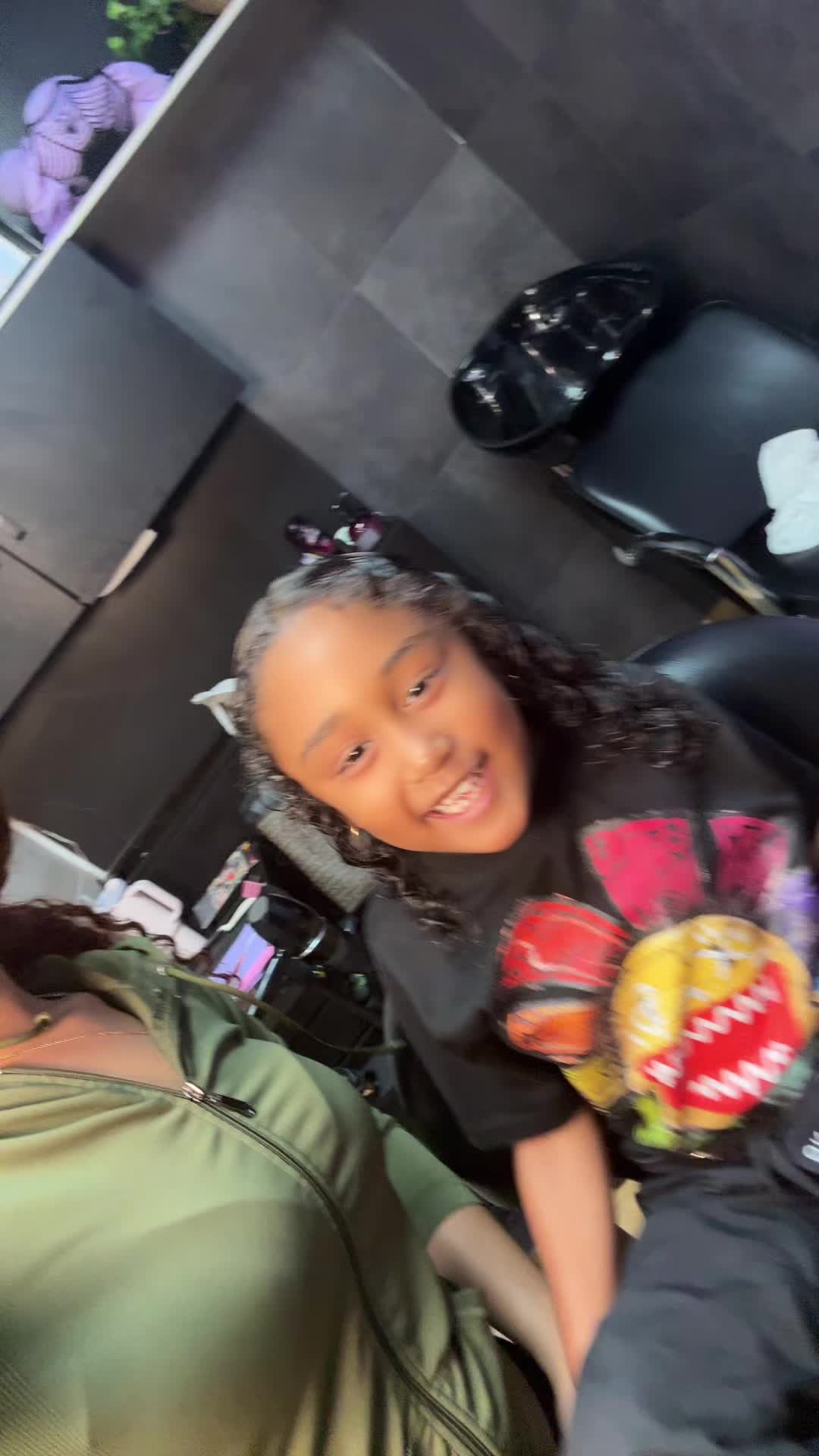 @Ava