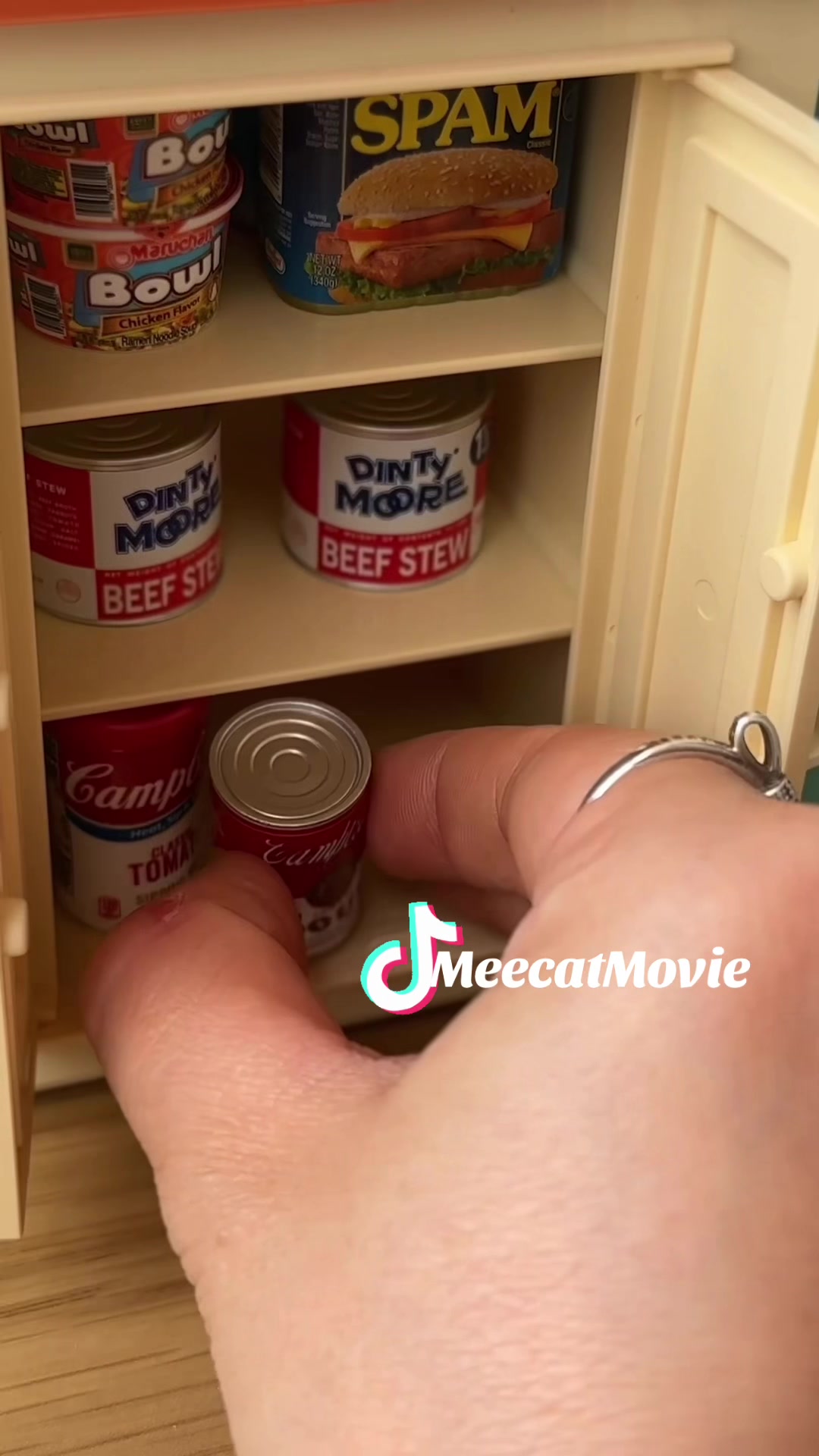 @Meecat