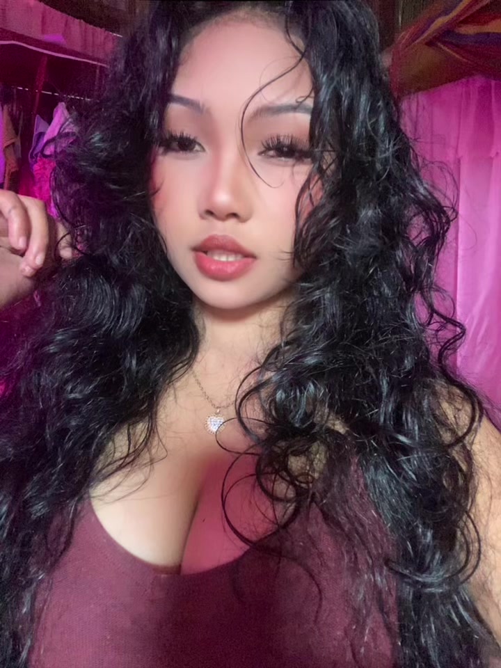 @ellenisaur_ on ig